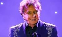Barry Manilow takes the stage again after time away to recover