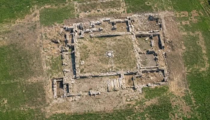 5 bizarre things people discovered while exploring Google Earth