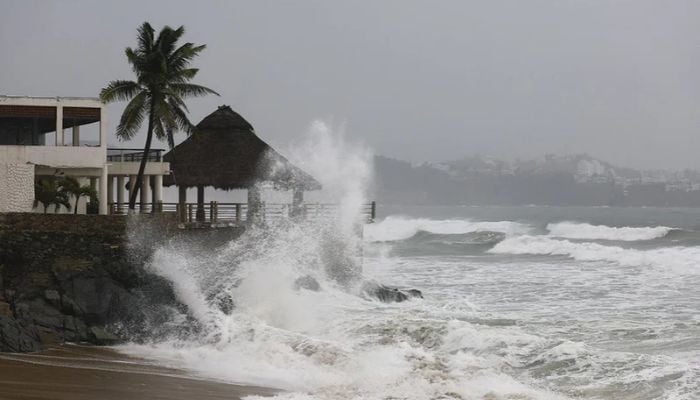 Mexicos Sheinbaum sends urgent message to coastal residents as Hurricane Simon nears