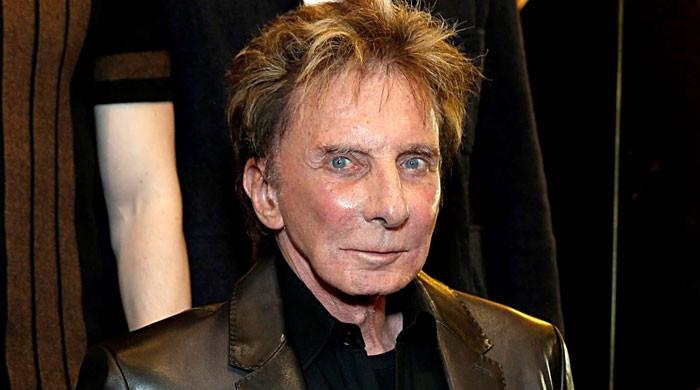Barry Manilow’s Las Vegas comeback is interrupted again by illness