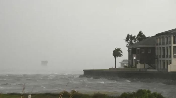Florida and Alabama face widespread power outages as Hurricane Isaias moves north