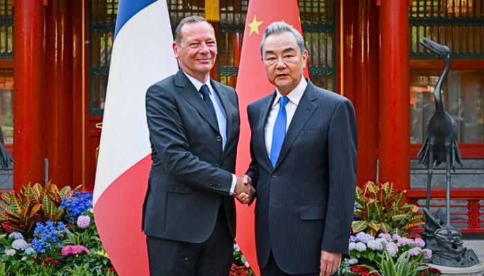 China, EU pledge to stabilize bilateral trade ties and balance economic relations