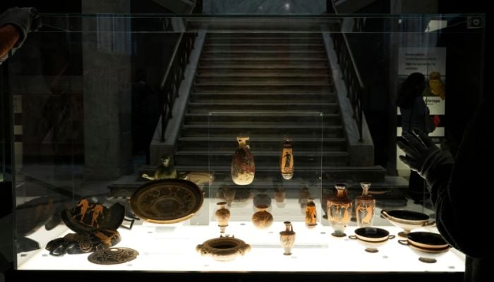 Historic handover: Israel returns 22 stolen Hellenic antiquities to Greece in first-ever repatriation