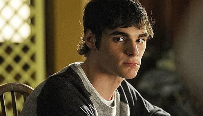 RJ Mitte faced ultimatum to choose between mom and fiancée before suicide