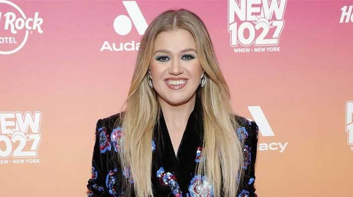 Kelly Clarkson Brooklyn store feud raises store prices to £15M