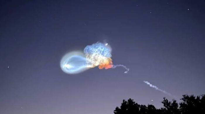 Space Jellyfish over Florida: What is that glowing cloud?