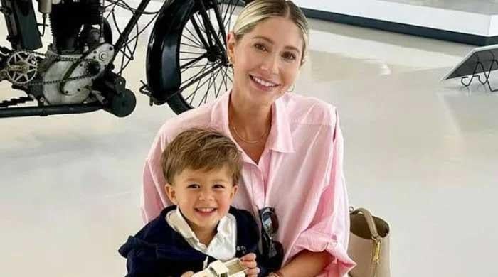 Influencer Jennifer Burnham announces death of 4-year-old son Baxter: 'We miss you'