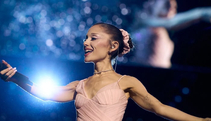 Ariana Grandes official website suddenly locks behind password