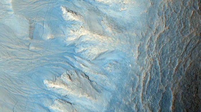 Why Mars looks blue in NASA’s unedited curiosity panorama?