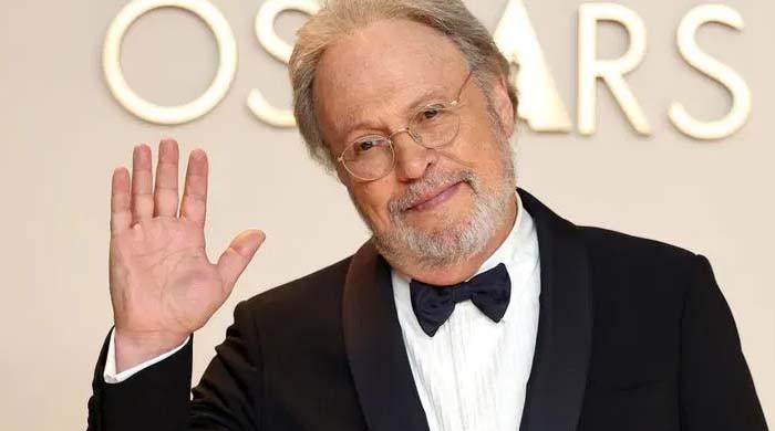 Billy Crystal reveals physical challenge of returning to Broadway at 78