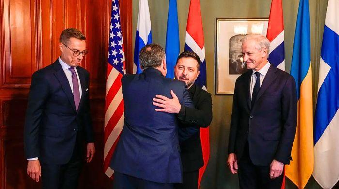 Zelenskiy meets Witkoff after Trump defends Russia; Kremlin eyes peace deal