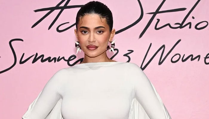 Kylie Jenners $50 million Fantasy bra role sparks debate over her body type: Not a model