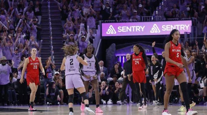 WNBA finals teams skip anthem for third straight game