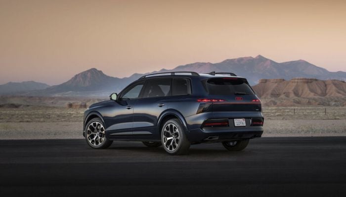 Audi Q9 debuts world-first curved OLED taillights